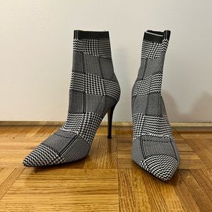 Something Navy Houndstooth Sock Booties